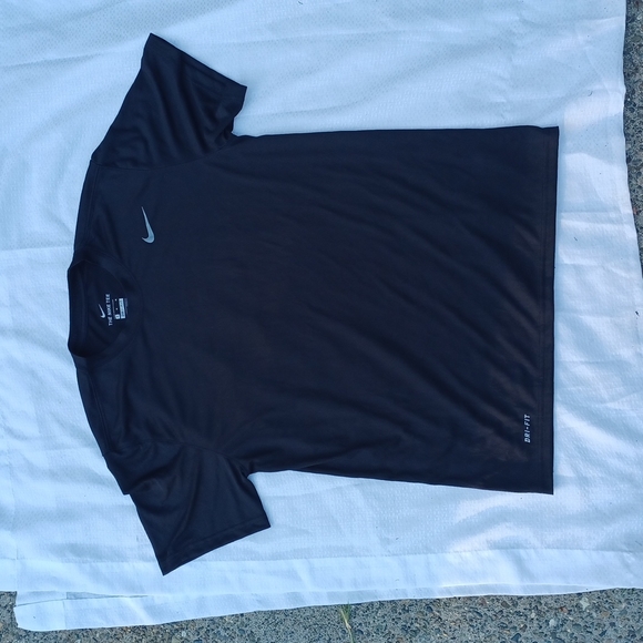 Nike Other - Nike men's short sleeve shirt color black size M